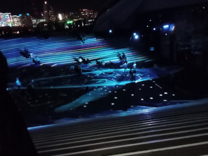 クジラのプロジェクションマッピング