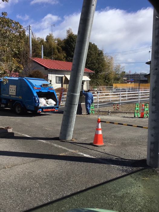 24 出口3トン左に抜けられない