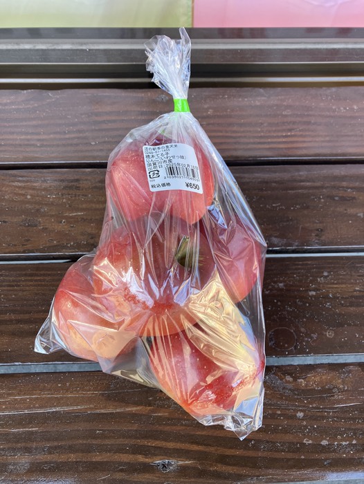 いわせっ娘 という初めて見たりんご買いました