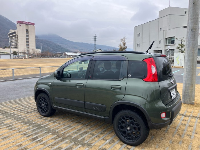 とりあえず車はここに