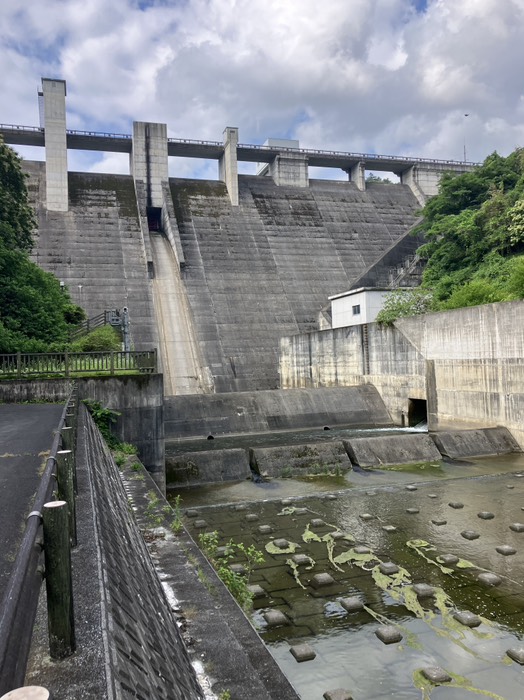 ちょっと離れて