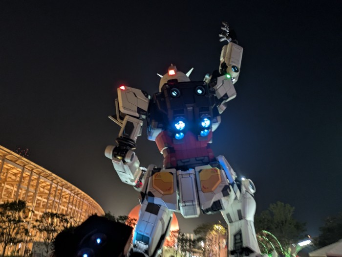 ガンダム像 背面