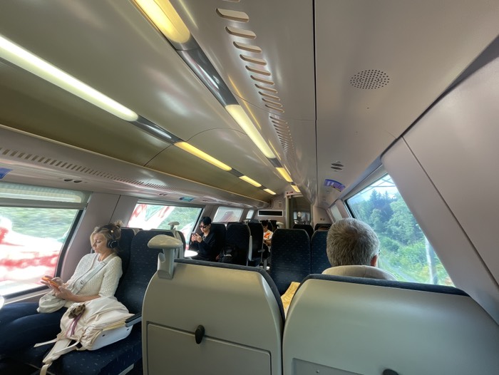 電車の中の様子