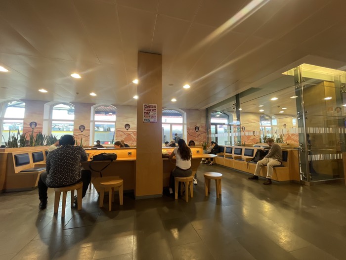 ルクセンブルク駅待合室