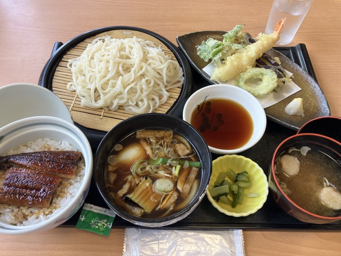 おざらと小うな丼御膳(¥2,400)