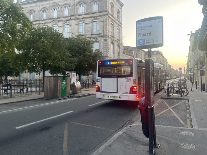 ボルドーのバス停