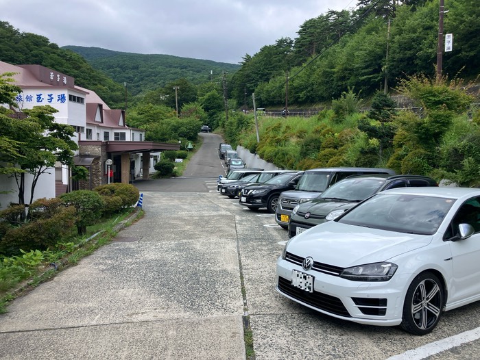 まぁここに駐められたので