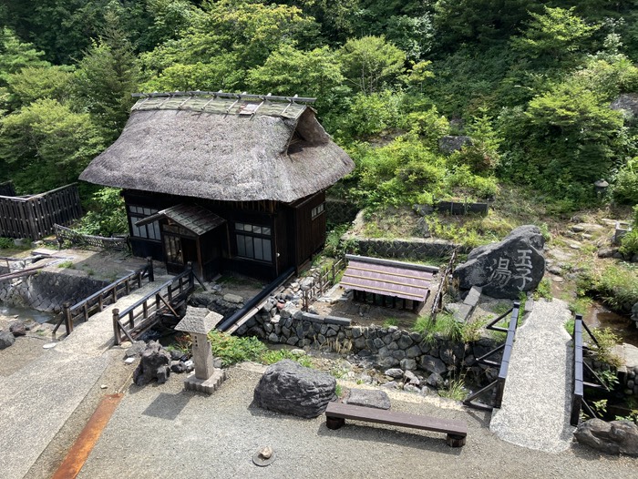 お食事処から眺める玉子湯