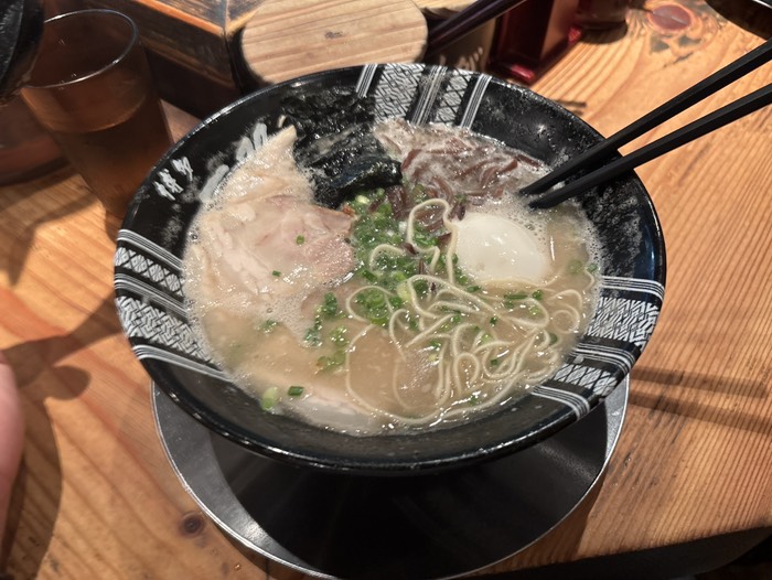博多一双で味玉チャーシューラーメン🍜