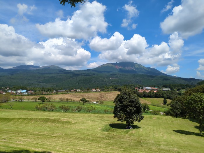高千穂牧場より 霧島火山