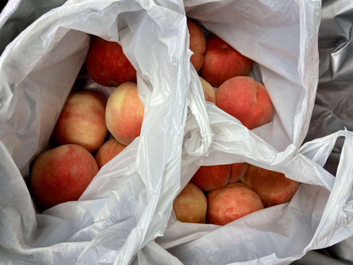 川中島白桃 ¥500/袋×3