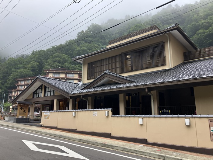 公衆浴場中之湯