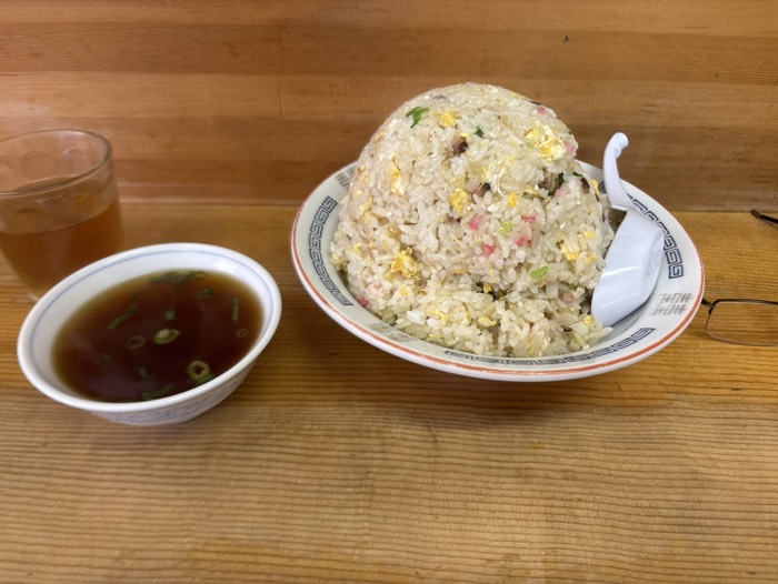 ひろし食堂でチャーハン大盛り