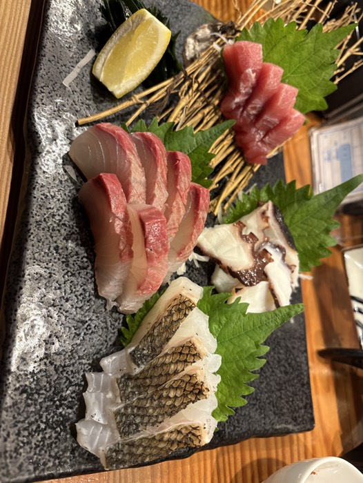 スズキ、カンパチ、タコ、マグロ