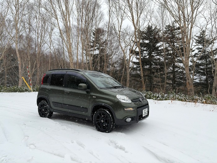 万座ハイウェー脇